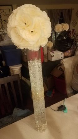 Tall centerpiece vases 24 inches