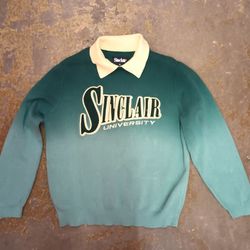 Men's medium Sinclair Green and cream colored sweatshirt