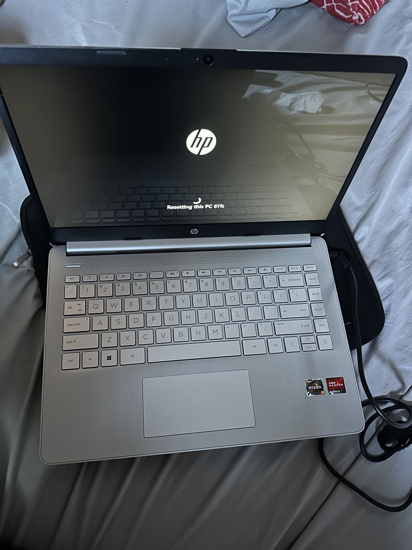 hp 14 laptop Rayzen3 perfecta para estudiantes