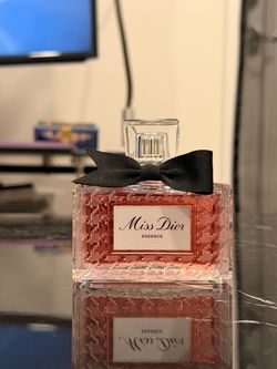 Miss Dior Essence Perfume