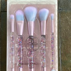 New! Candie Couture Makeup Brush Set