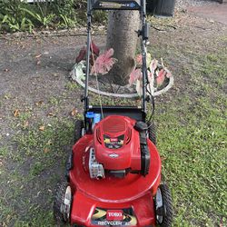 Self Propelled Lawn Mower LBSN Toro Recycler With Push Button Start 22” Cut With A 7.25 HP Engine 