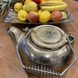 GORGEOUS DECORATIVE GOLD KETTLE! ANTIQUE! VINTAGE!