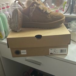 Lowmel Uggs Size 7