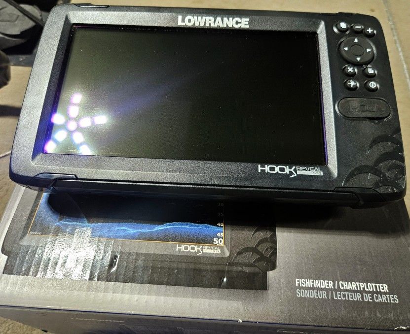 Lowrance HOOK Reveal 9