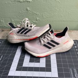 Adidas Women’s Ultra Boost Size 4.5