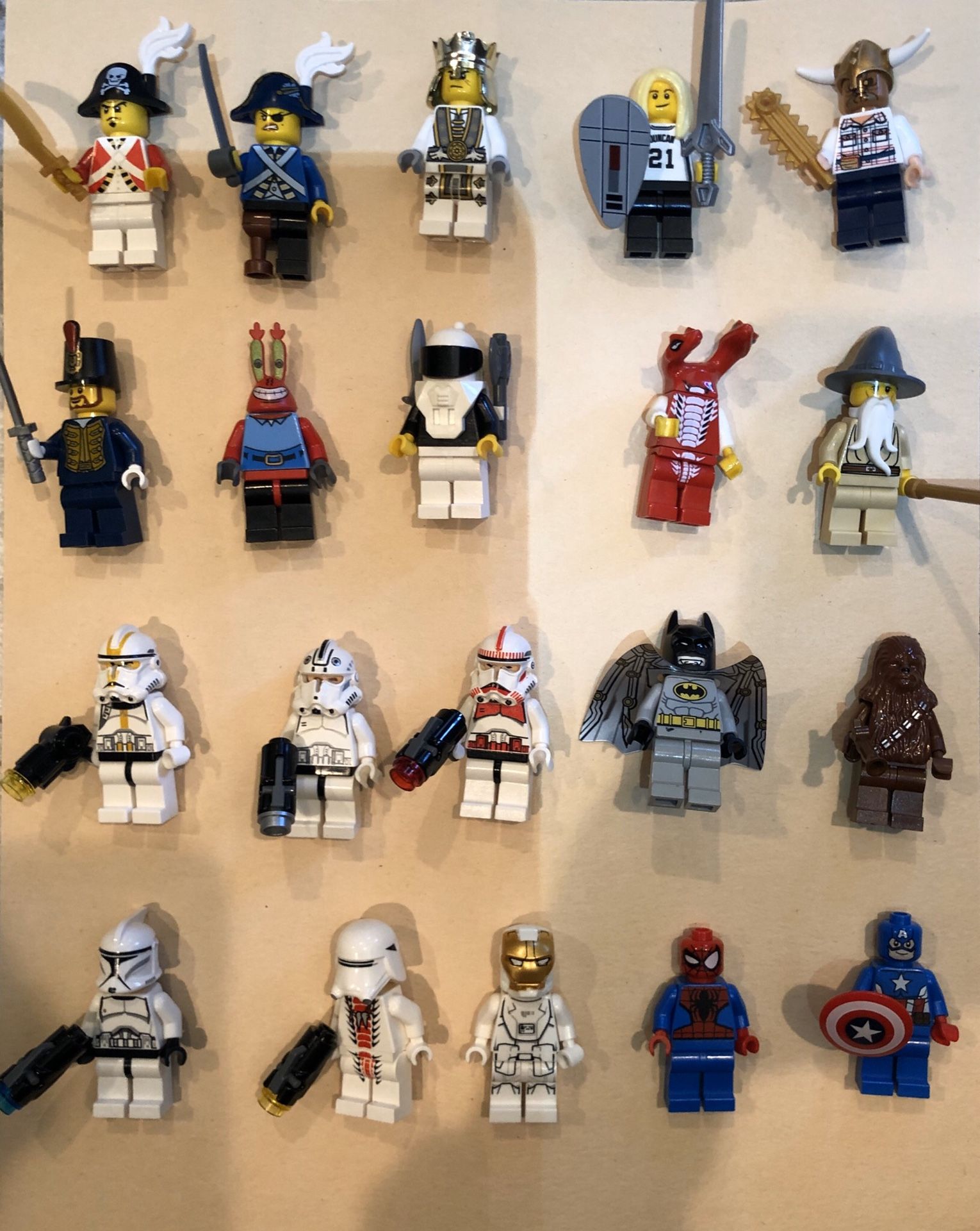 Lego 20 mini figures