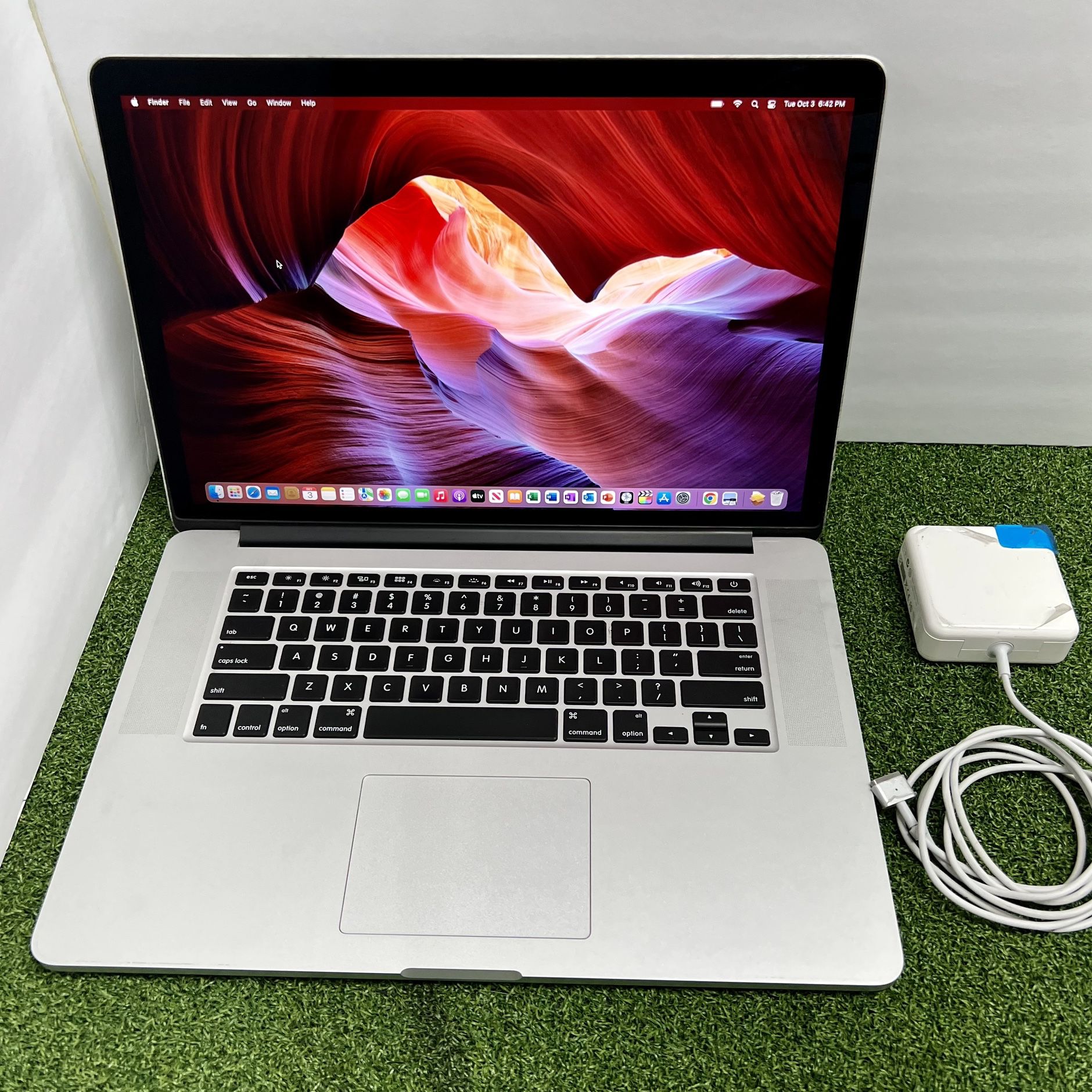 MacBook Pro 15.4” | Core i7 | 16Gb RAM  | 512GB SSD | In Good Condition 