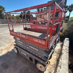 Skyjack 32’ Scissor Lift