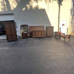 🔥 Kathy Ireland King Bedroom Set – Real Wood – Complete Set 🔥