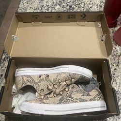 “Converse”CHUCK TAYLOR ALL STAR CTAS LOOPOX-SIZE -9 WOMEN