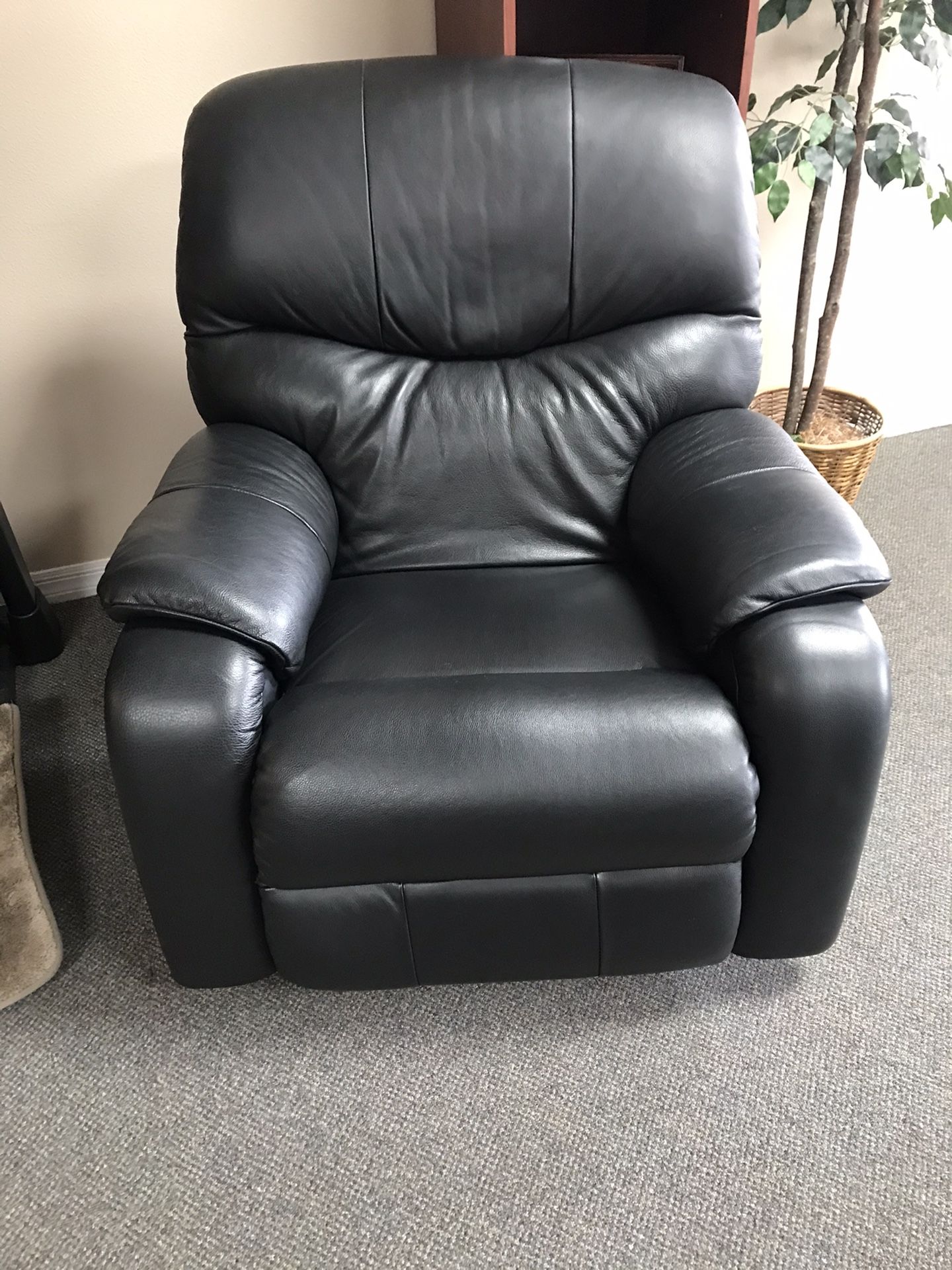 LazyBoy Leather Recliners for Sale in Orange City, FL OfferUp