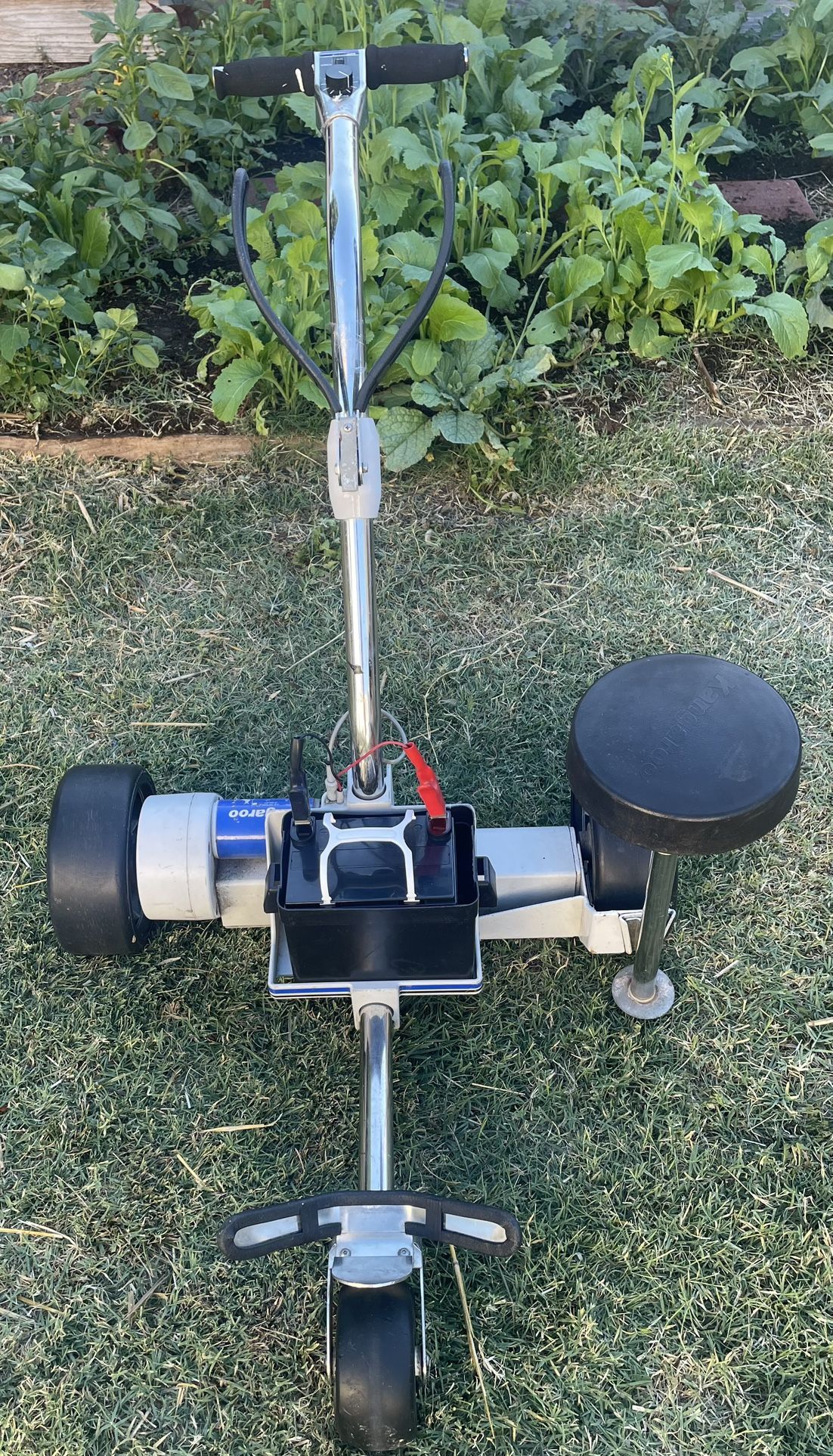 Kangaroo Hillcrest AB Electric Golf Cart Caddy With Seat