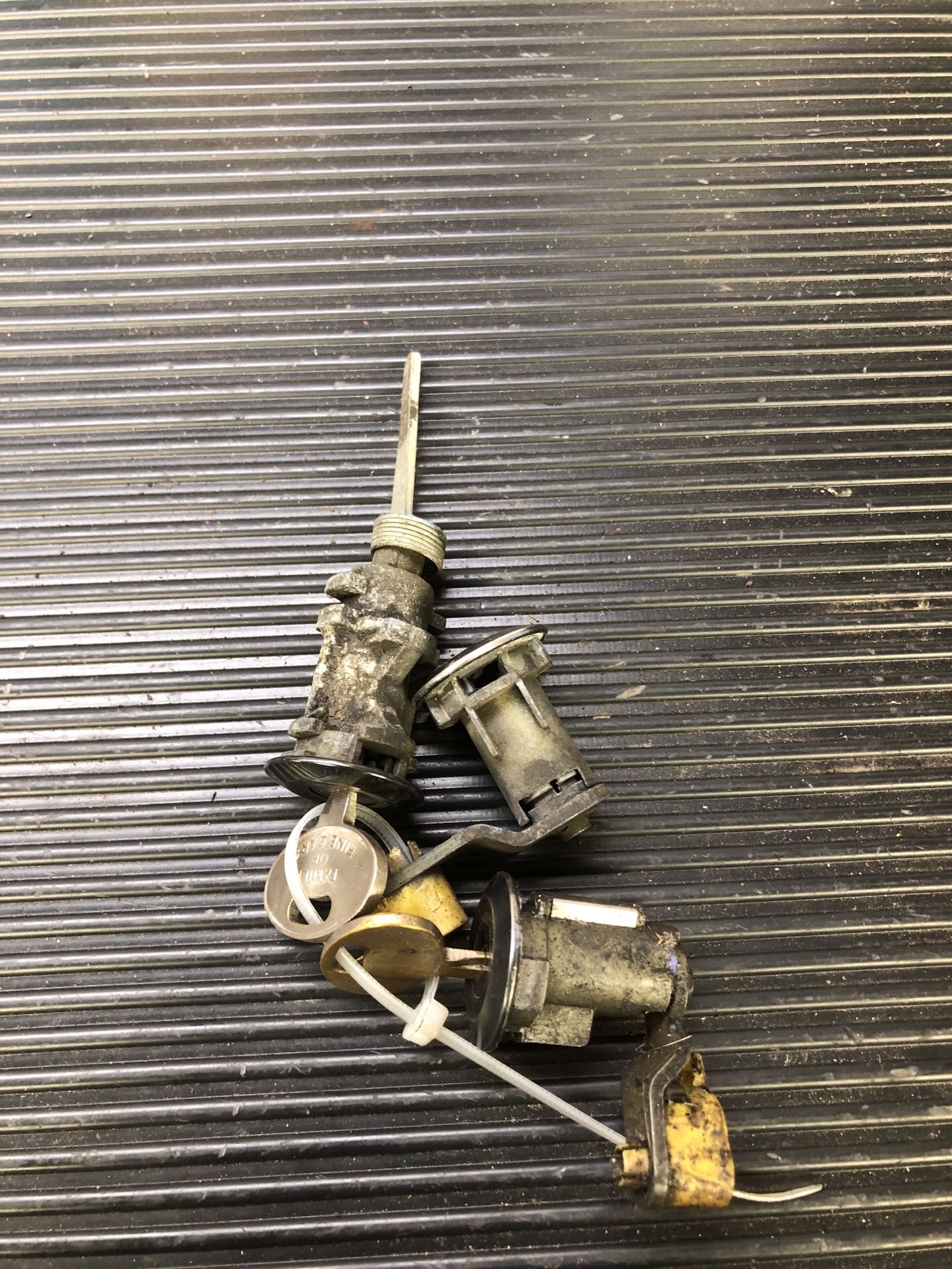 Foxbody mustang lock set doors / trunk with keys