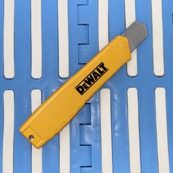 STANLEY Snap-Off Utility Knife 6”