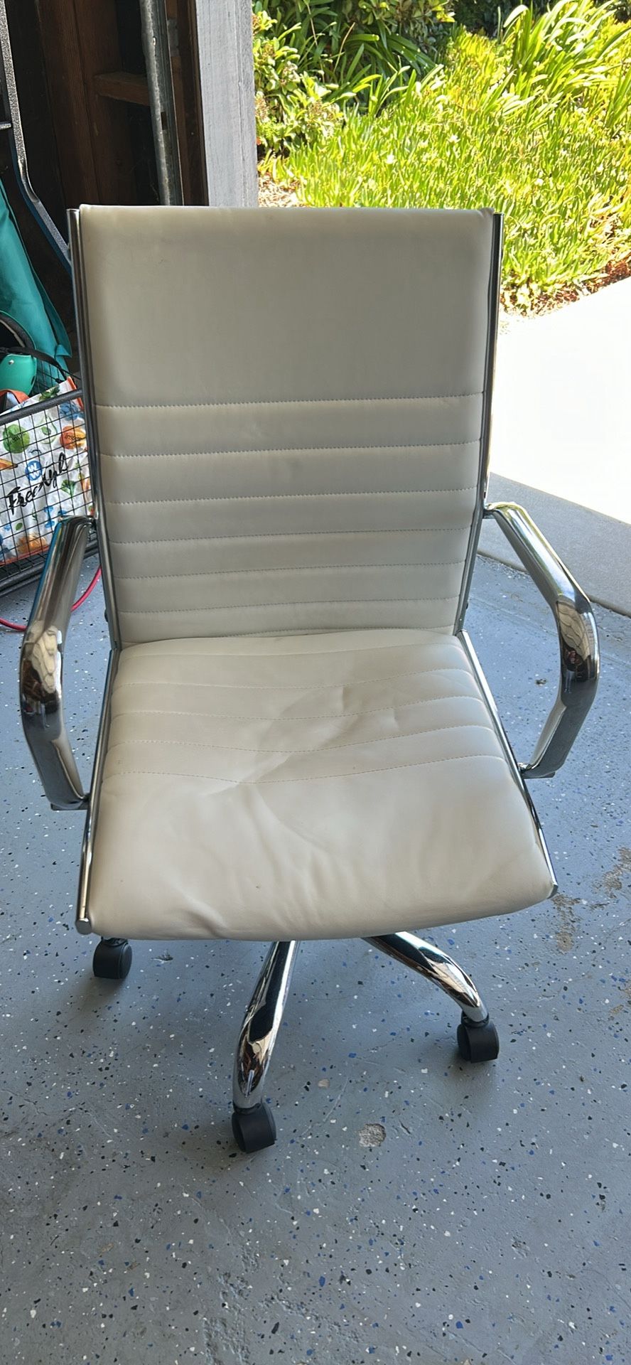 Office chair 
