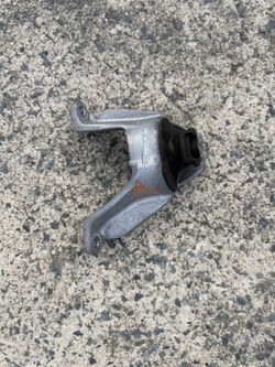 Right Motor Mount For 2017-2020 Honda CR-V