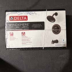 Delta Windemere Bath Set