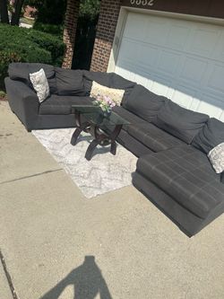 *Free Delivery*🚚 Modern Dark Gray Ashley Furniture U Shaped Sectional!