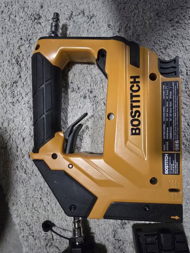 Pneumatic Finish Nailer Set
