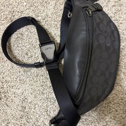 Coach Men’s Signature Leather Belt Bag