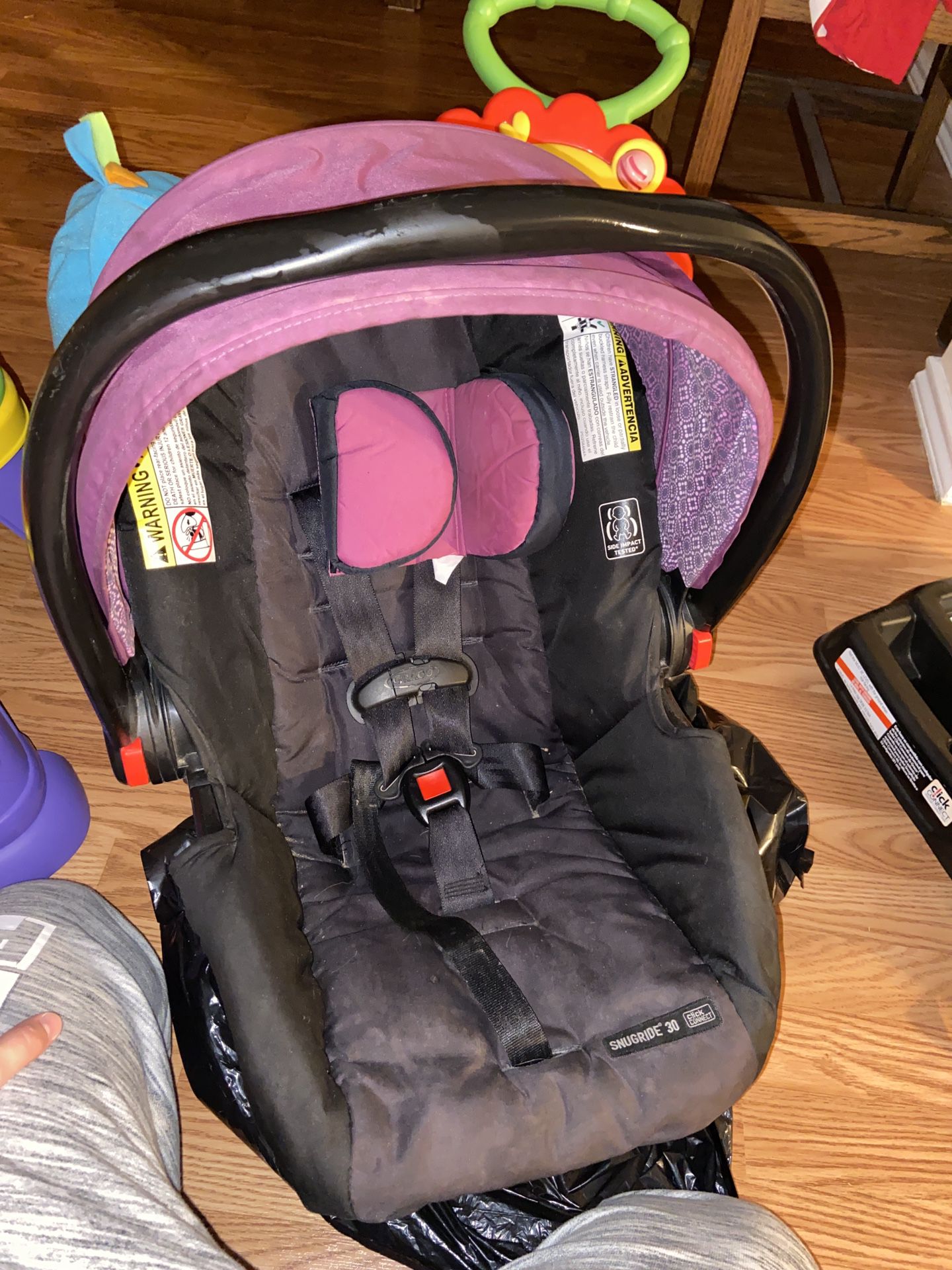 Graco snug ride 30 infant car seat
