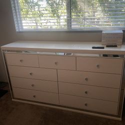 2 Piece Dresser Set 