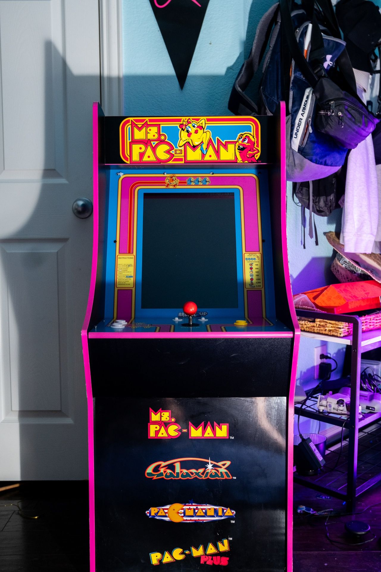 Arcade Machine - Mrs Pac-Man total of 4 different games