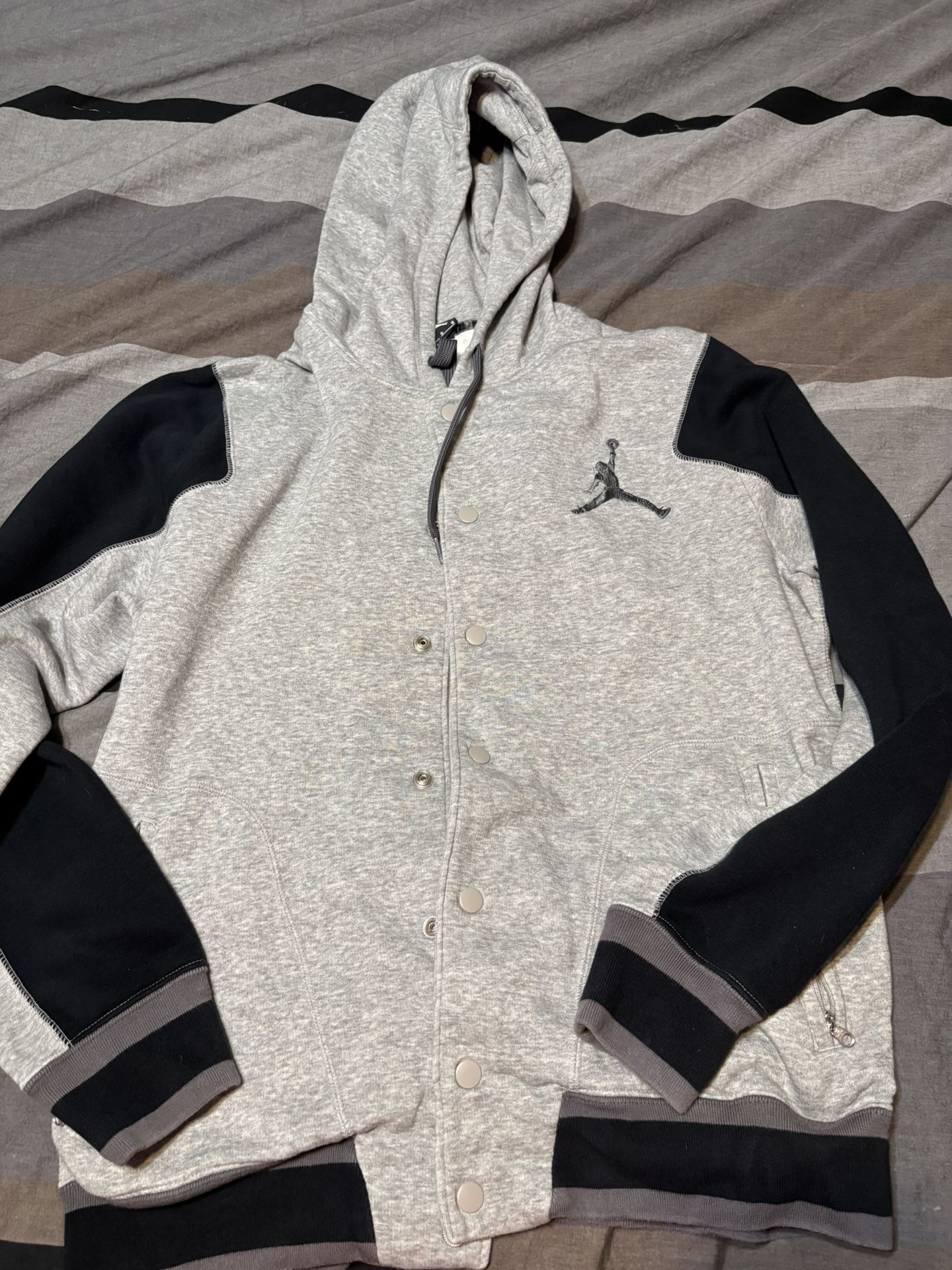 Mens Size Large Michael Jordan Hoodie Button Up