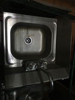 Stainless steel sinks