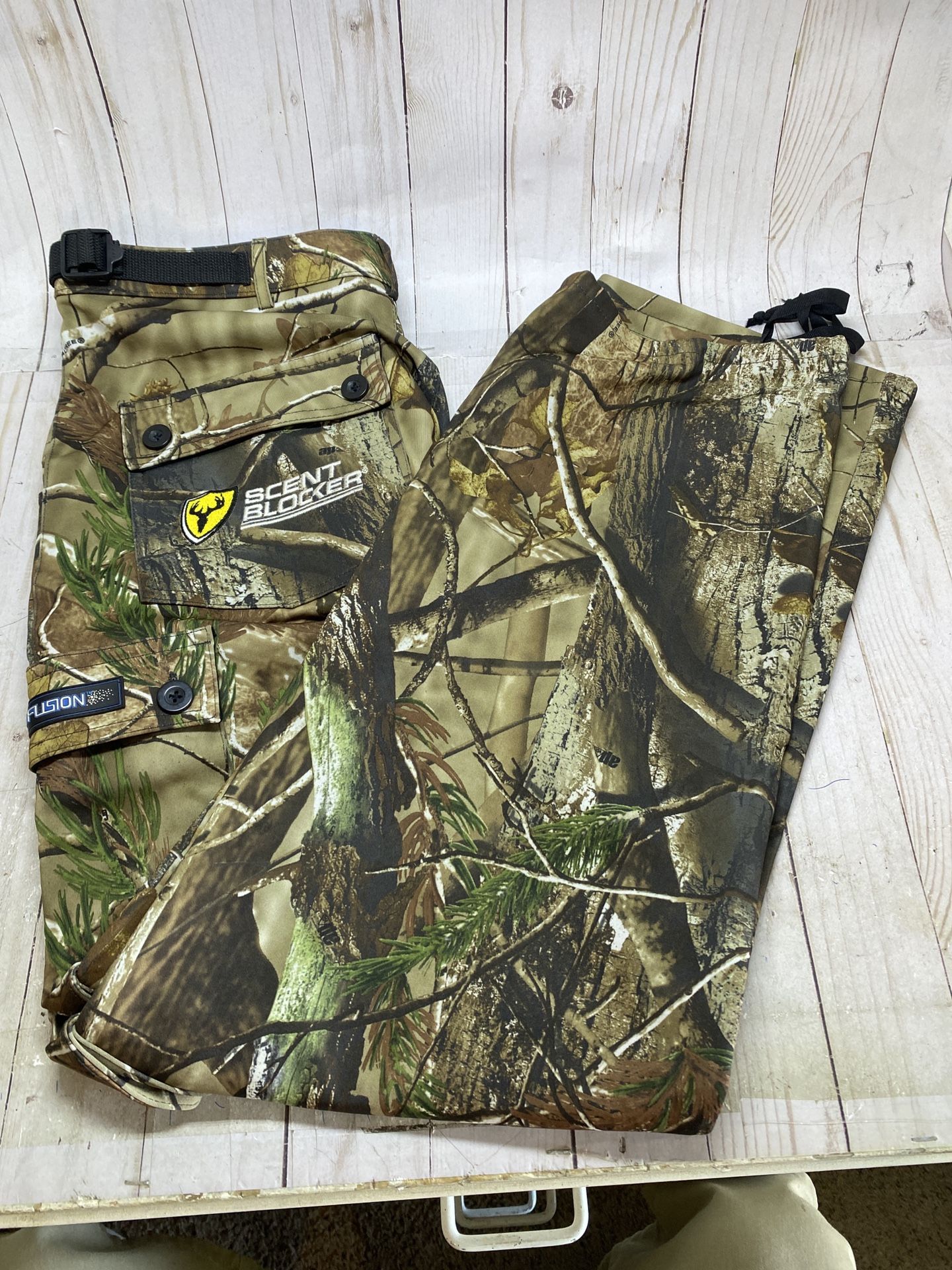 Realtree Scent Blocker Bone Collector Smackdown Pants SZ Med Cold Fusion Hunting.