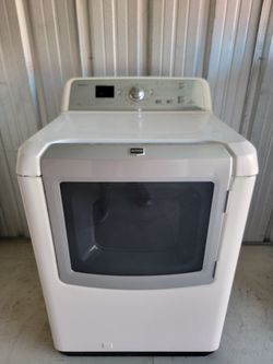 Just Like New!!! MEGA CAPACITY!!! Top Of The Line!!! Maytag Bravos XL, MCT (Maytag Commercial Technology), Gas Dryer, Must See To Appreciate!!!