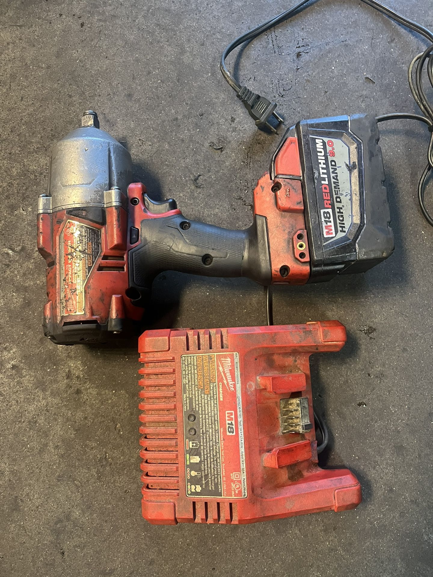Milwaukee 1400 Torque Impact Kit 9HD Battery