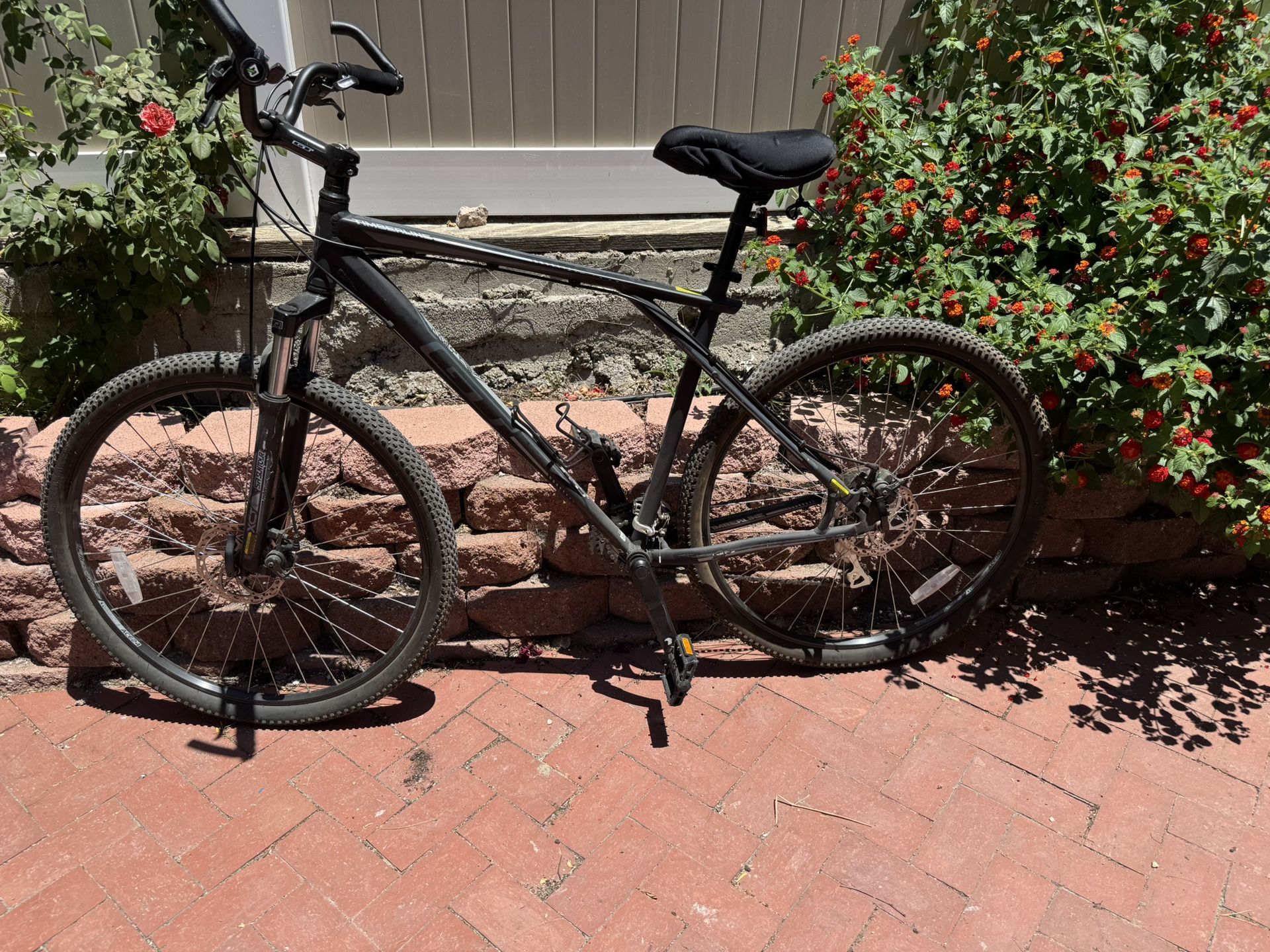 3 Bicycles and hitch mount rack for sale