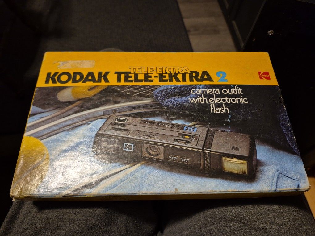 Vintage KODAK TELE-EKTRA 2 w/Electronic Flash
