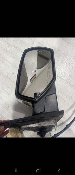 14/18 Silverado Vehicle Side Door Mirror with Wiring