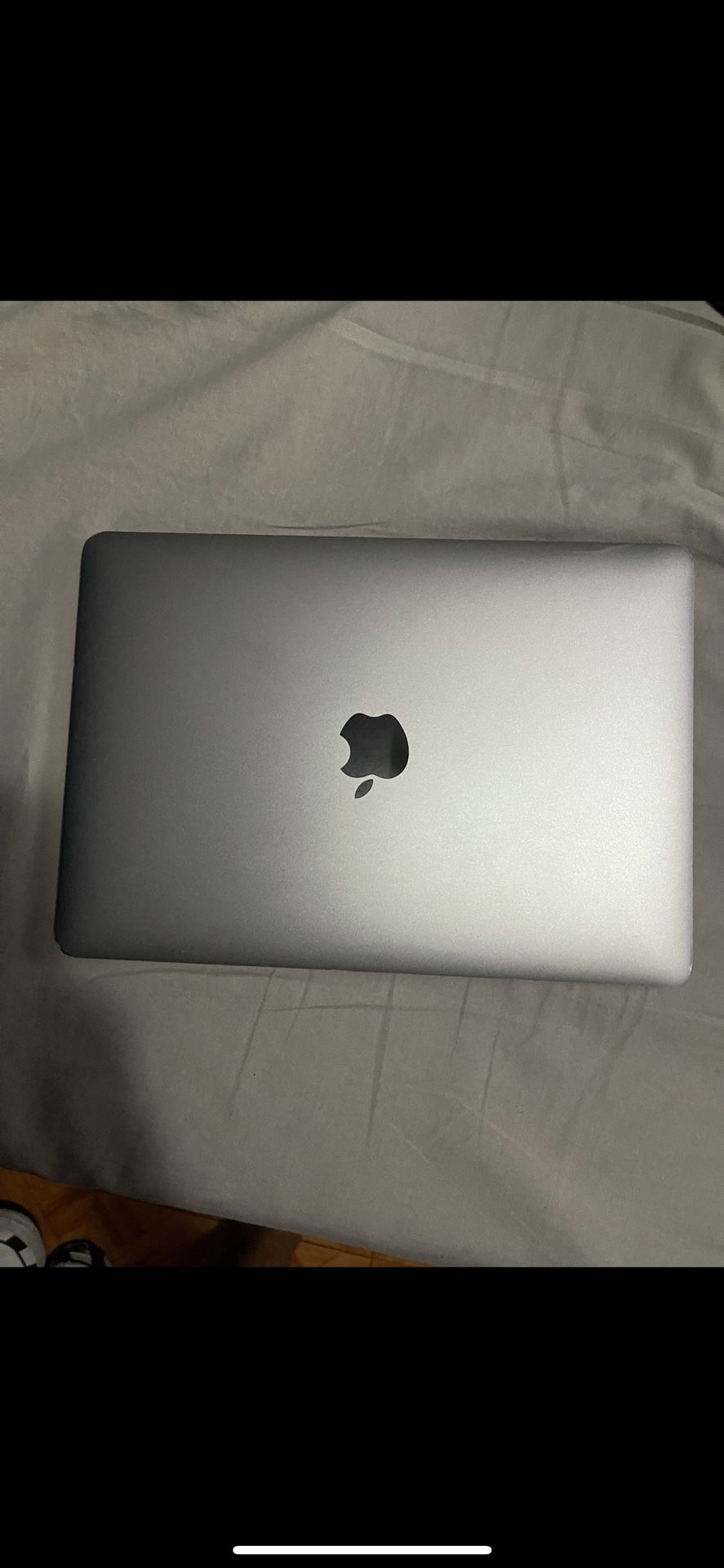 Apple MacBook 13”