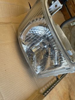 2011-2023 isuzu right headlamp a with corner lamp