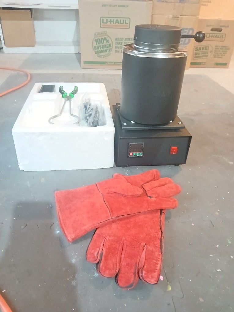 Brand New Complete Electric Cruicible Set