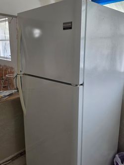 Frigidaire Gallery  Refrigerator