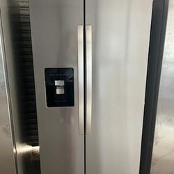 New Still In Box Whirlpool Fridge 