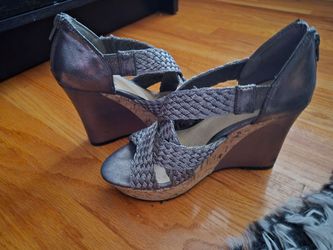 Guess wedges