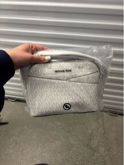 Michael Kors Jet Set Travel Crossbody bag in Silver Argent
