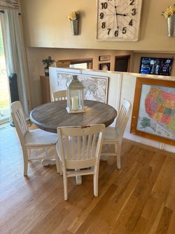 Cute kitchen table set
