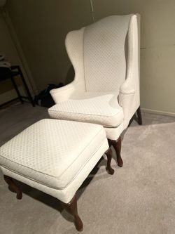 White Single Couch With Leg Rest