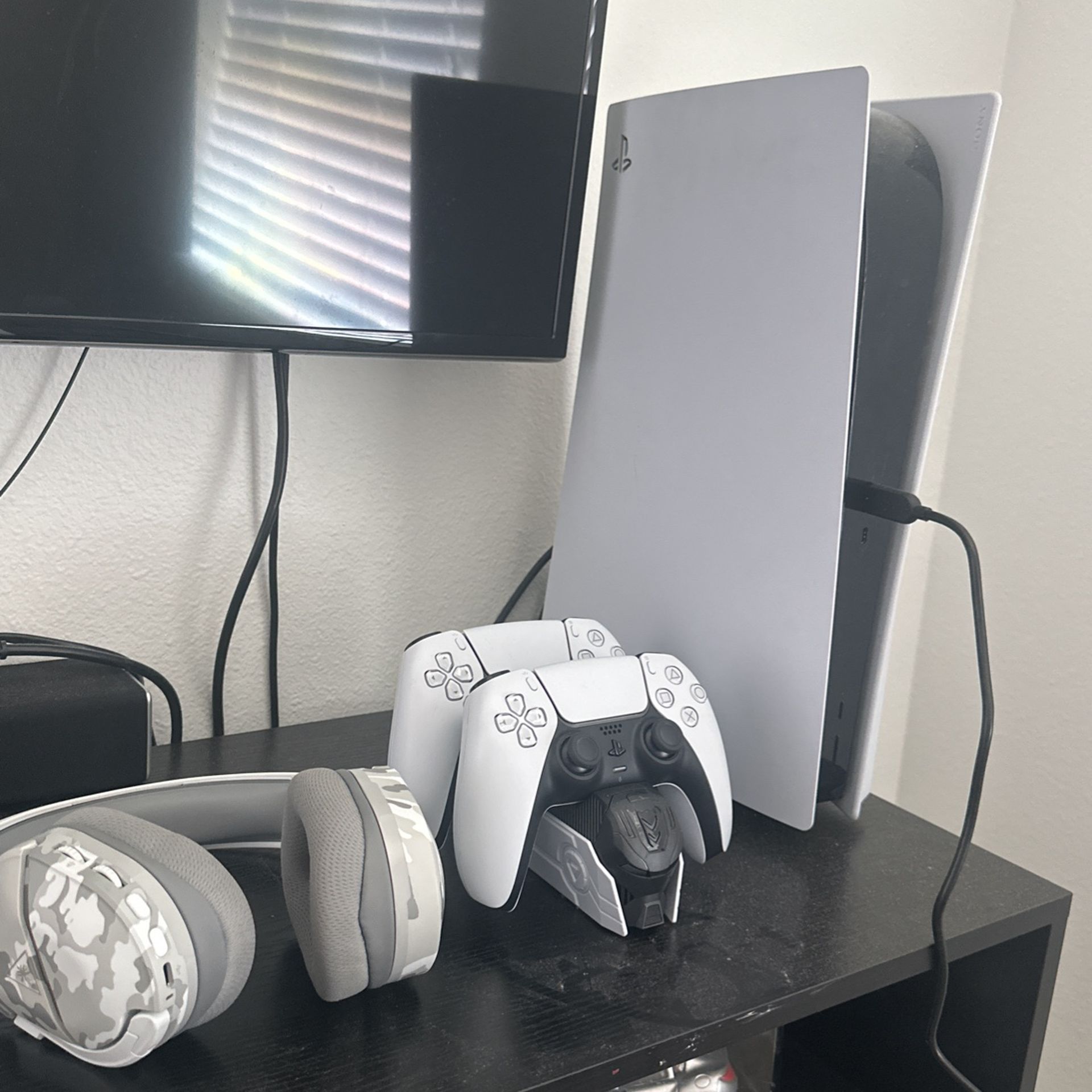 Ps5 with turtle beach headset and 2 controllers and a charger