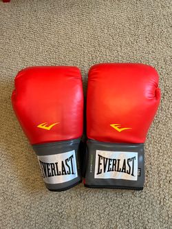 Red everlast elite boxing gloves