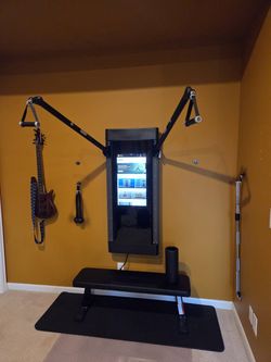 2022 Tonal Home Gym Very Good Condition 51-200 Rides - Sammamish, WA