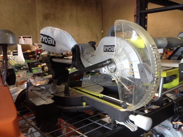 Ryobi. 10 inch sliding compound miter saw 15 amp for Sale in Phoenix
