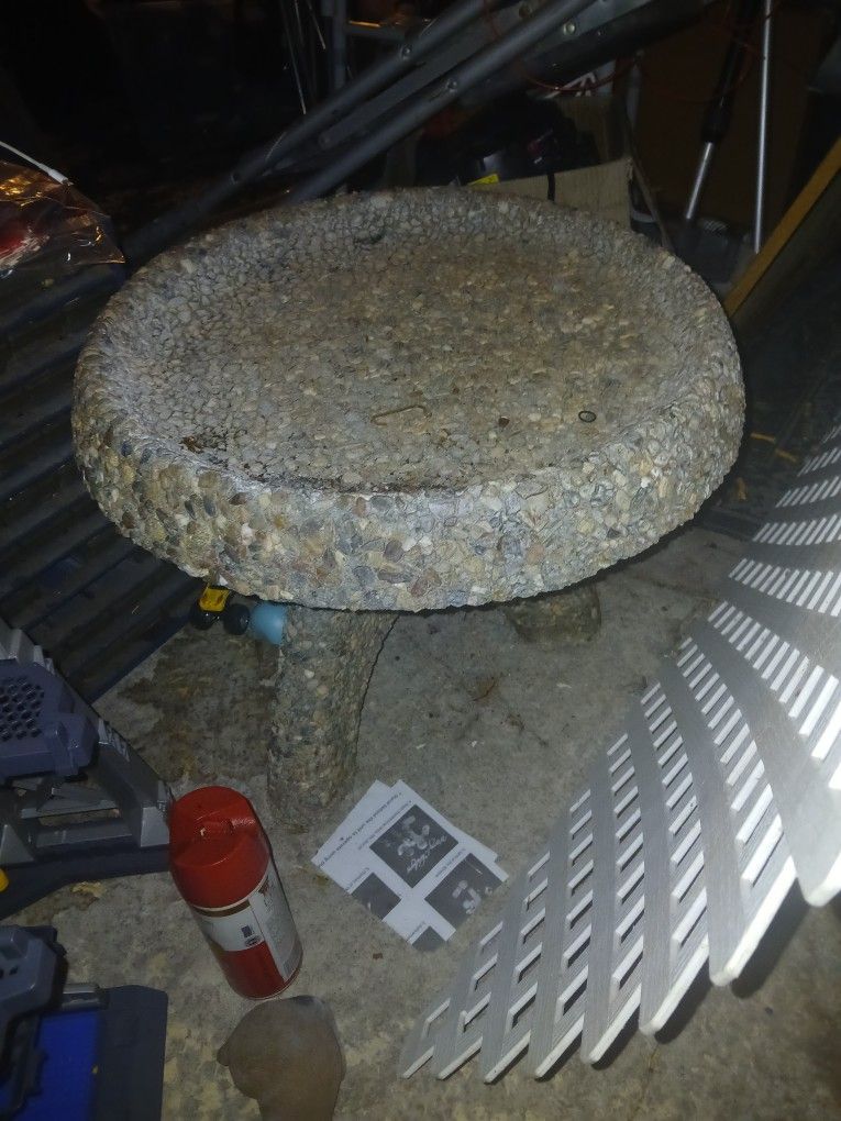 Rock Pebble Yard Table 